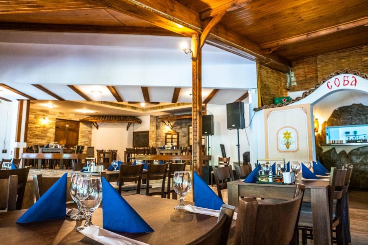 Hotel Ezeroto Stara Zagora Exteriör bild