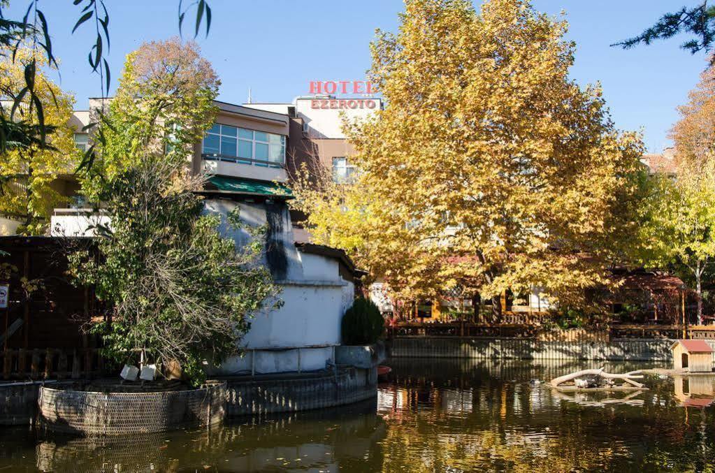 Hotel Ezeroto Stara Zagora Exteriör bild