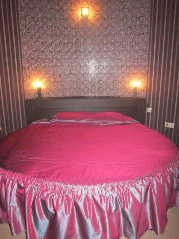 Hotel Ezeroto Stara Zagora Exteriör bild